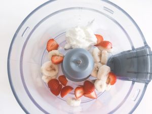 coconut overnight oats smoothie in blender