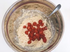 Coconut muffins with raspberries add raspberries